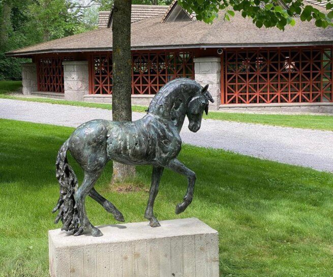 Statue de cheval en bronze lusitanien