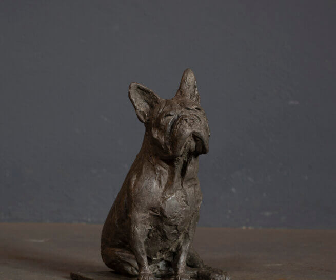Estátua de cachorro Bulldoque Francês em bronze sentado