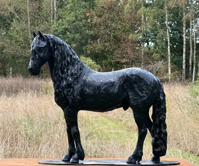 Bronze Friesenpferd Skulptur